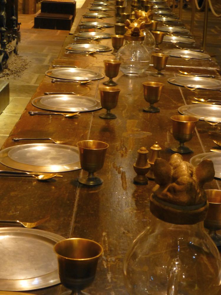 Harry Potter Tafel in der großen Halle